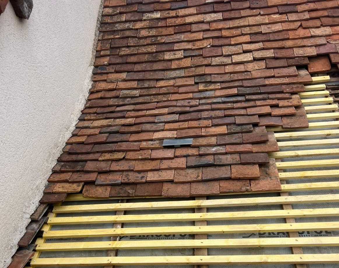 renovation toit tuiles plates